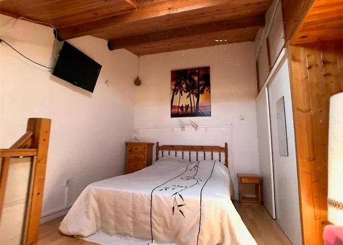 Villa Avec Mezzanine Et 4 Pers A Port Leucate, Parking Inclus - Fr-1-81-138 *